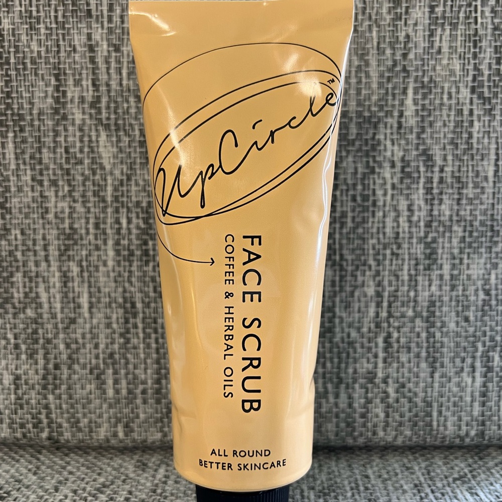 Upcircle facial scrub